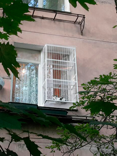 вольер-за-окно-для-кошки